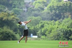 2026中国巡回赛·重庆公开赛展开第一轮较量 中外球手一决高下
